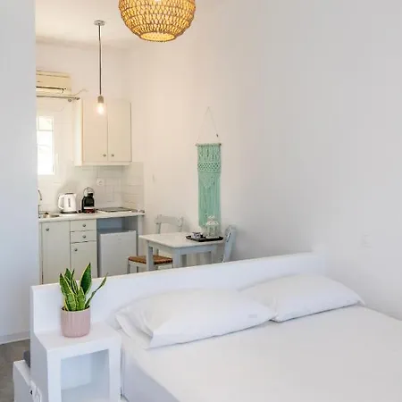 Sail Daire Agios Romanos